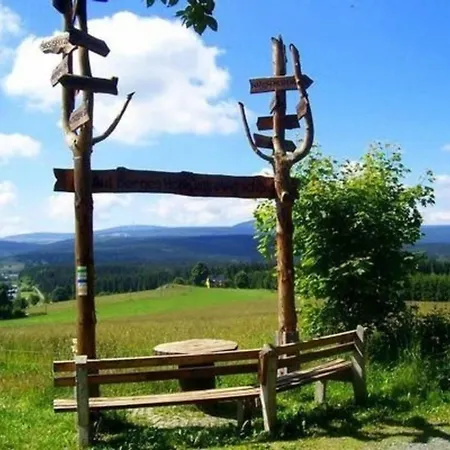 Wunderschoenes In Neudorf Mit Grill Und Garten Sehmatal